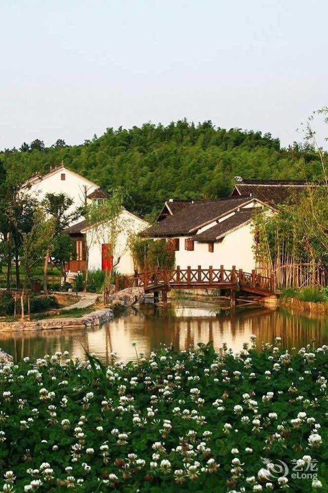 Suzhou Greendoor Resort Hotel Екстериор снимка